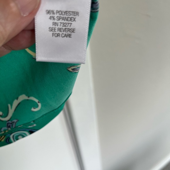 Dana Buchman Geen V-Neck Sleeveless Blouse - Picture 4 of 5